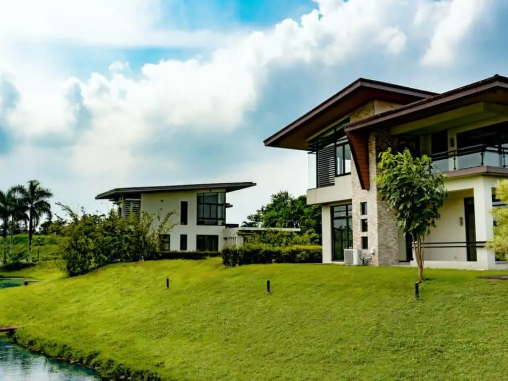 5 Bedroom For Sale In South Lake Village photo 1