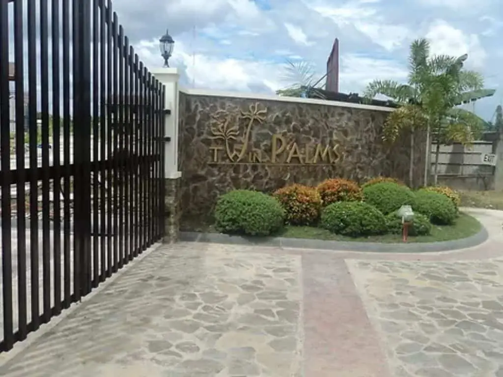 3 Bedroom For Sale In Twin Palms Residences photo 1