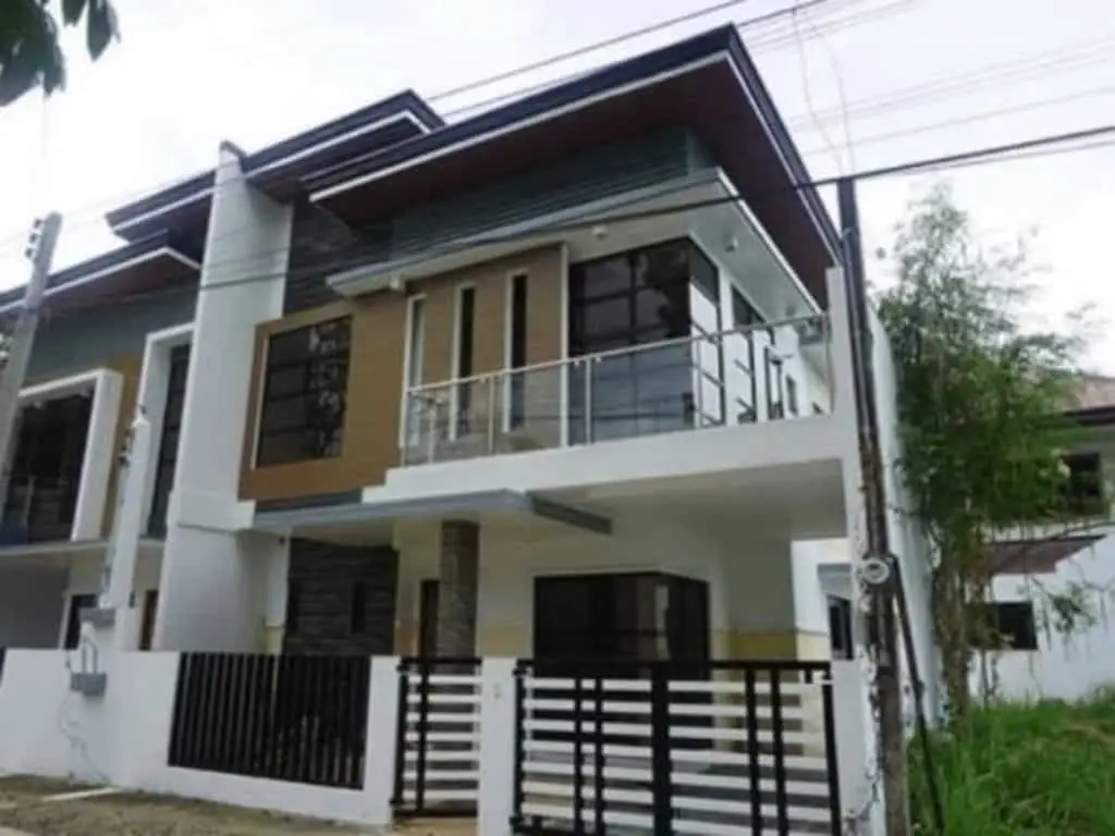 3 Bedroom For Sale In Golden Glow Village photo 1