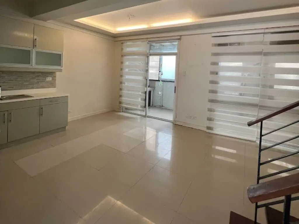 3 Bedroom For Rent in 68 Roces photo 3