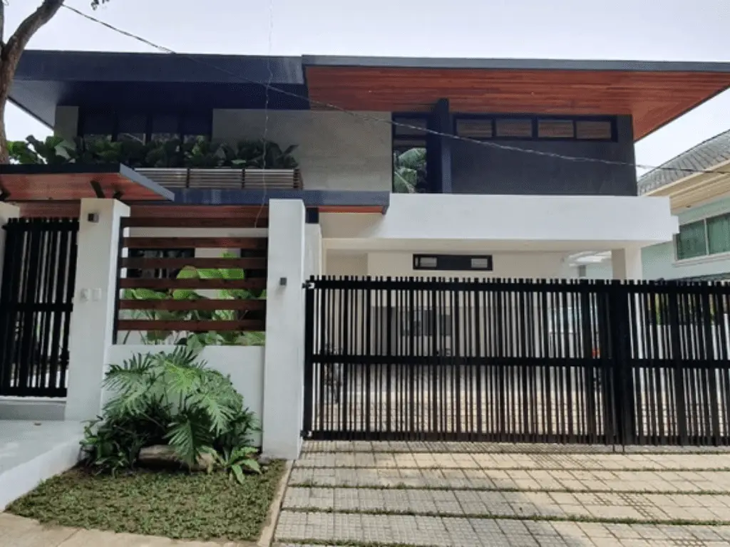 5 Bedroom For Sale in Ayala Heights Village photo 2