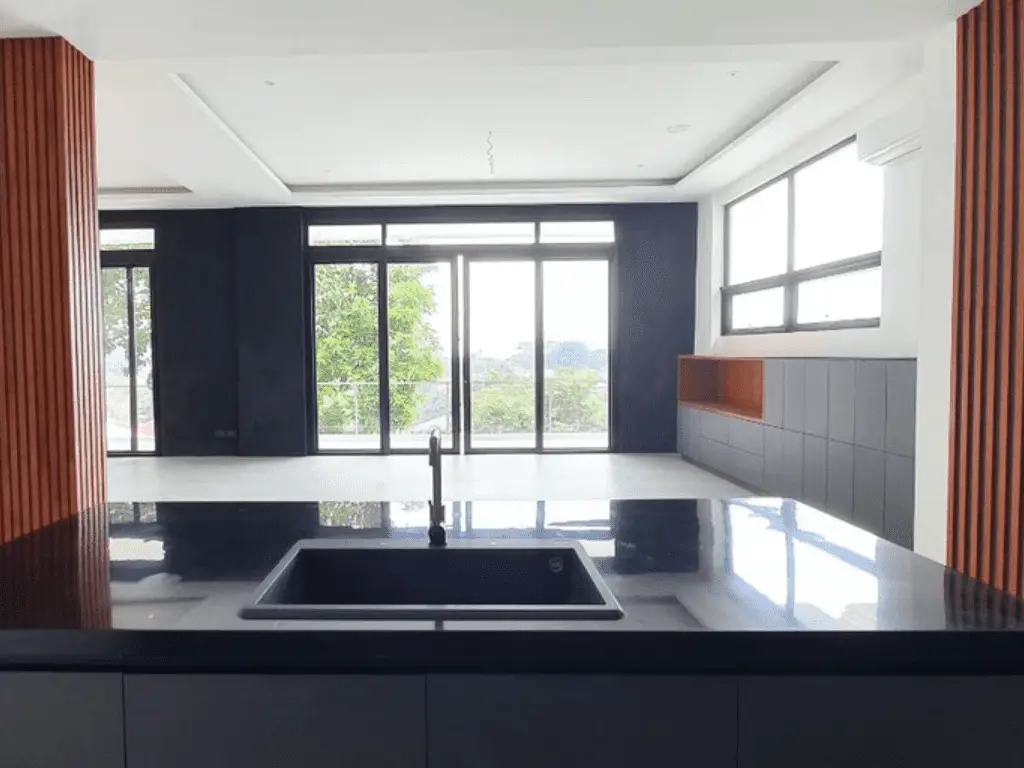 5 Bedroom For Sale in Ayala Heights Village photo 17