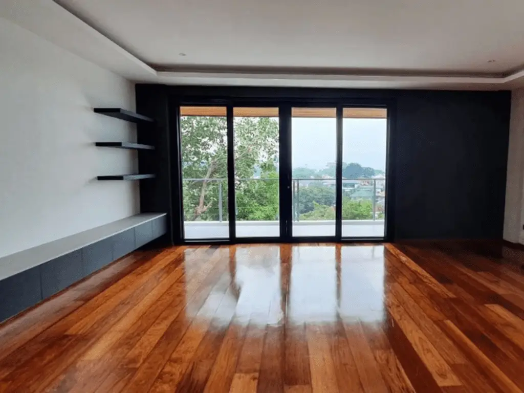 5 Bedroom For Sale in Ayala Heights Village photo 7