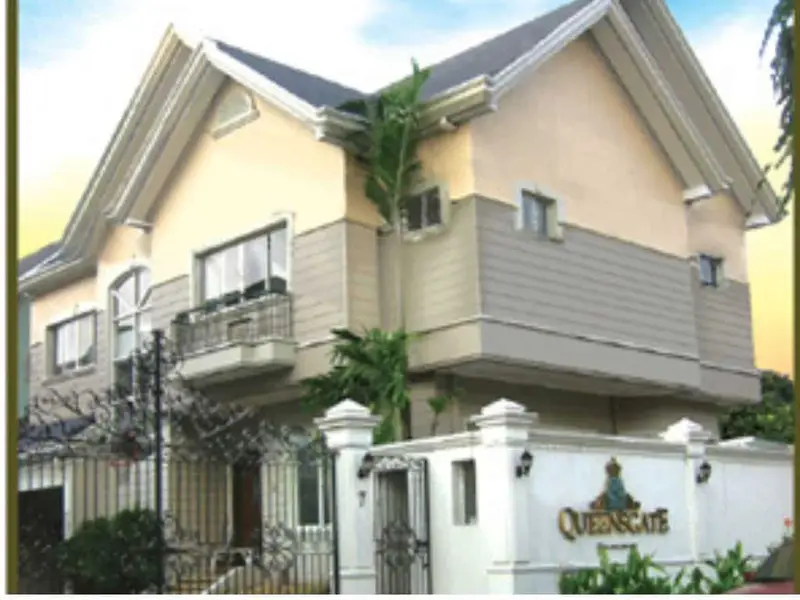 4 Bedroom For Sale in Queensgate Townhomes