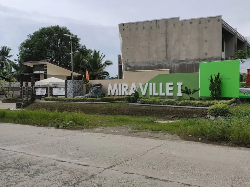 Miraville 1