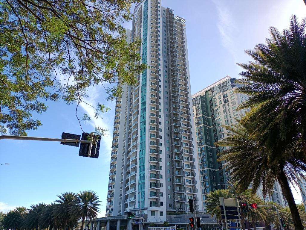 Bristol at Parkway Place by Filinvest Land Alabang, Muntinlupa