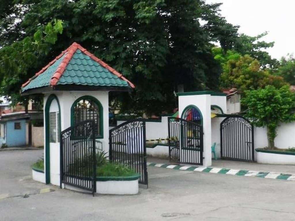 Heights 5 Bedroom for sale Molino IV, Bacoor Lionunion