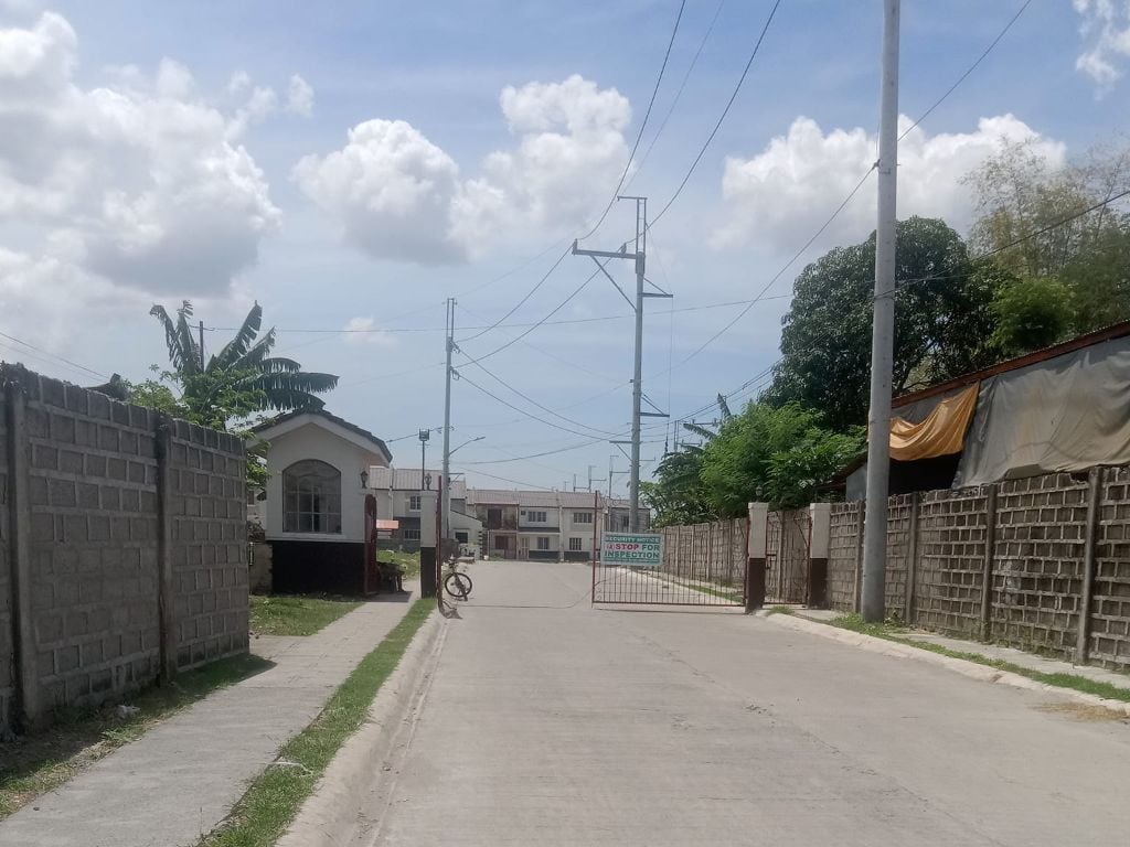 Acacia Townhomes by The New APEC Development Corp. Toclong, Kawit